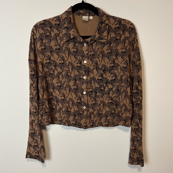⚪️ Twik animal print zebra cropped button down blouse - Picture 2 of 7